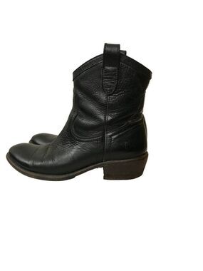 Frye Carson Shortie Boot In Black/ REVOLVE Size 6.5